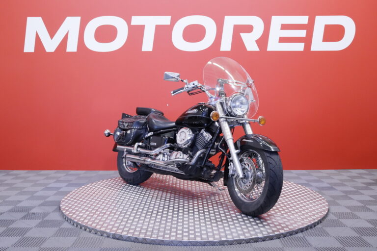 Yamaha - XVS - 650 Dragstar Classic // Suomi-pyörä / Huoltokirja / Vance & Hines / Sivulaukut // - Moottoripyörä
