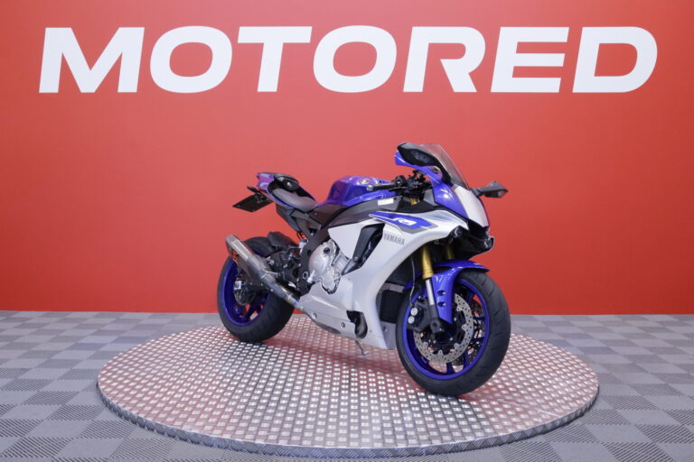 Yamaha - YZF-R1 - // Suomi-pyörä / Huoltokirja / Akrapovic kokoputkisto / TCS / SCS / Shifter / Ajomodet // - Moottoripyörä