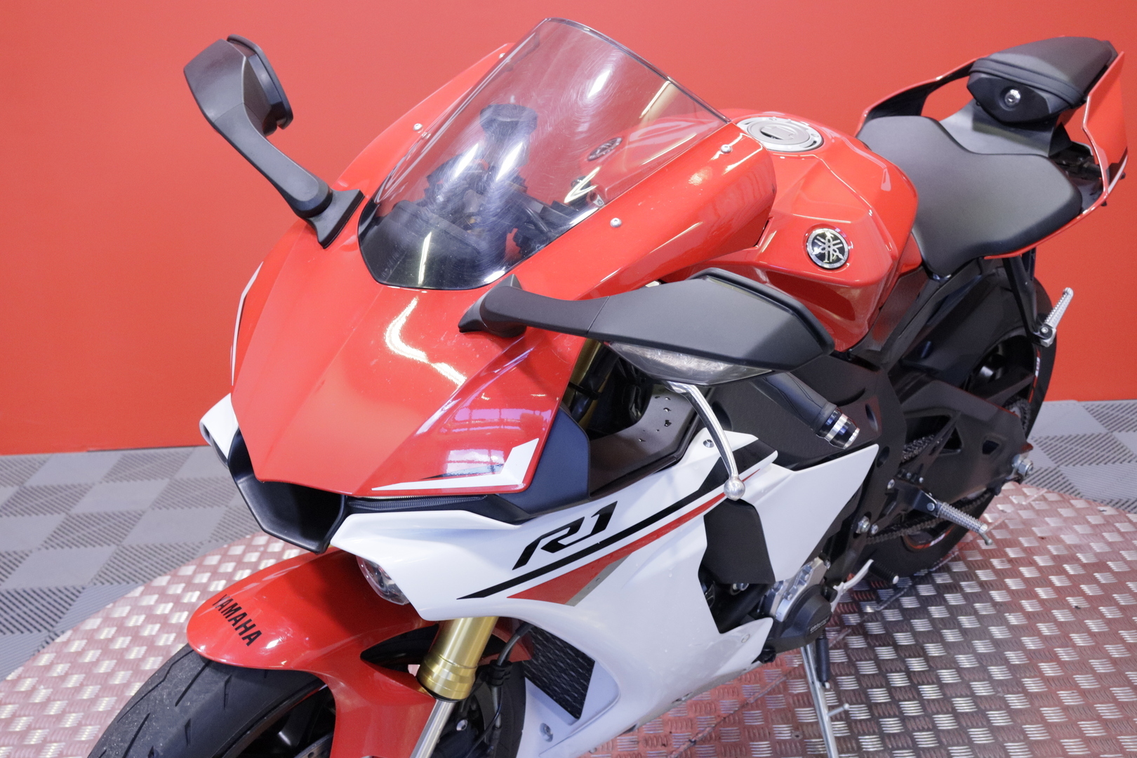 Yamaha - YZF-R1 - // Putkisto / Ohjelmoitu! / Täydellinen huoltokirja / Uudet renkaat! // - Moottoripyörä
