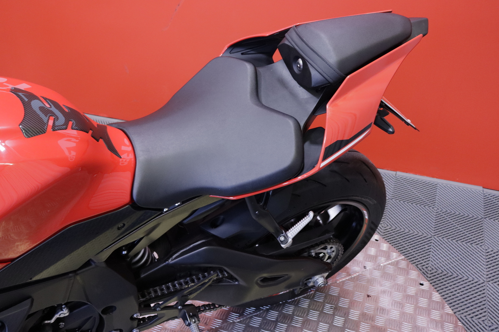 Yamaha - YZF-R1 - // Putkisto / Ohjelmoitu! / Täydellinen huoltokirja / Uudet renkaat! // - Moottoripyörä