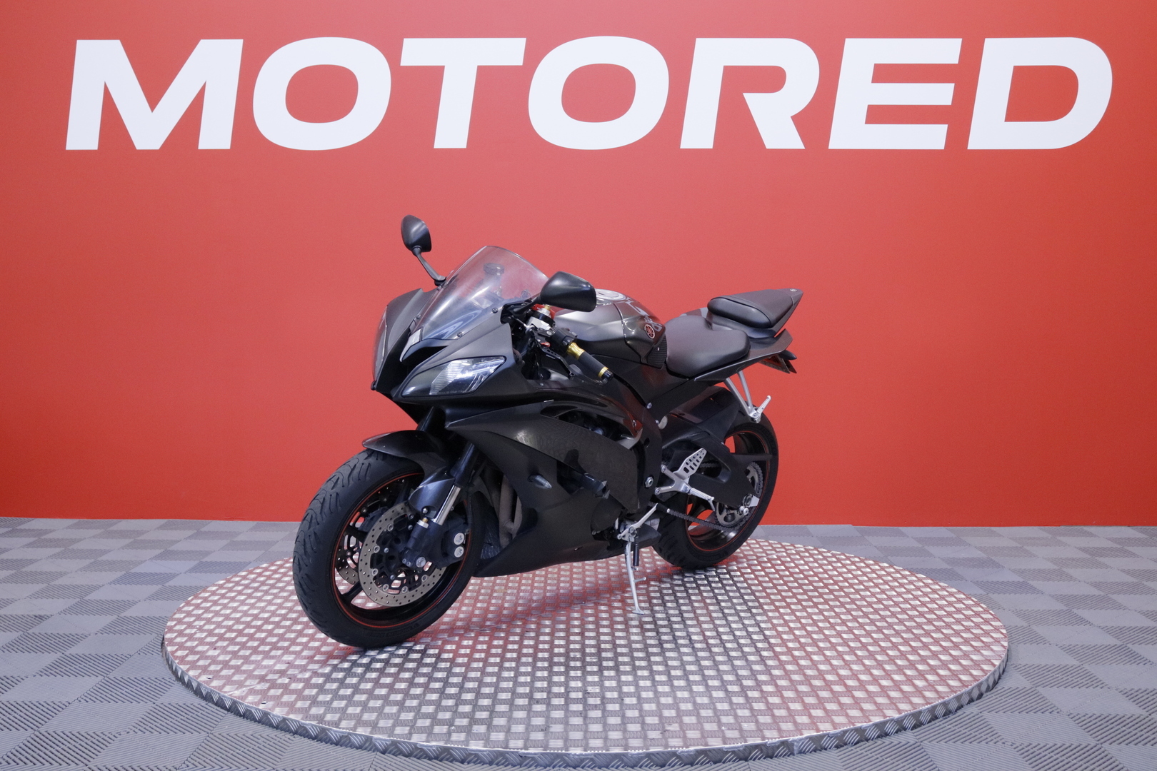 Yamaha - YZF-R6 - // Akrapovic Slipari / Uudet renkaat / Suomi-Pyörä / Kaatumatapit // - Moottoripyörä