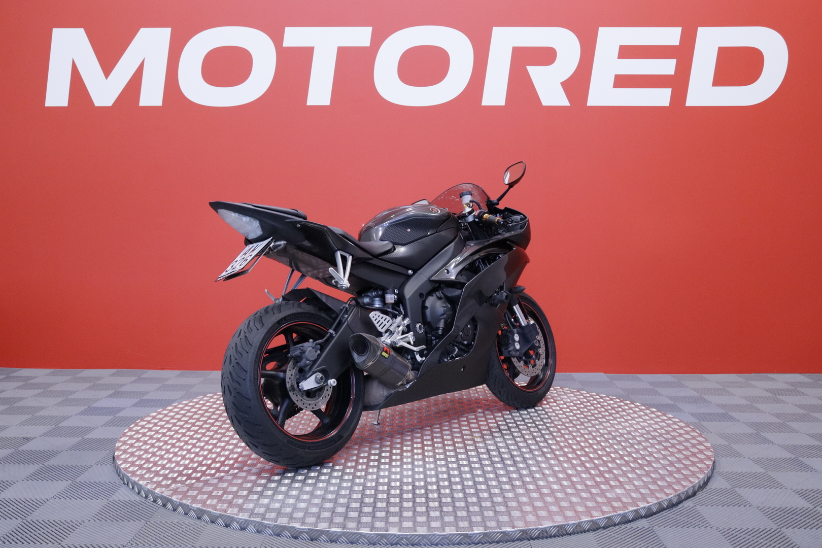 Yamaha - YZF-R6 - // Akrapovic Slipari / Uudet renkaat / Suomi-Pyörä / Kaatumatapit // - Moottoripyörä