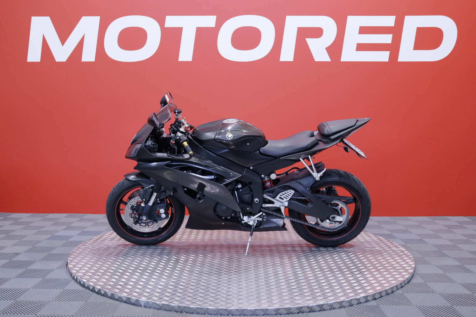 Yamaha - YZF-R6 - // Akrapovic Slipari / Uudet renkaat / Suomi-Pyörä / Kaatumatapit // - Moottoripyörä