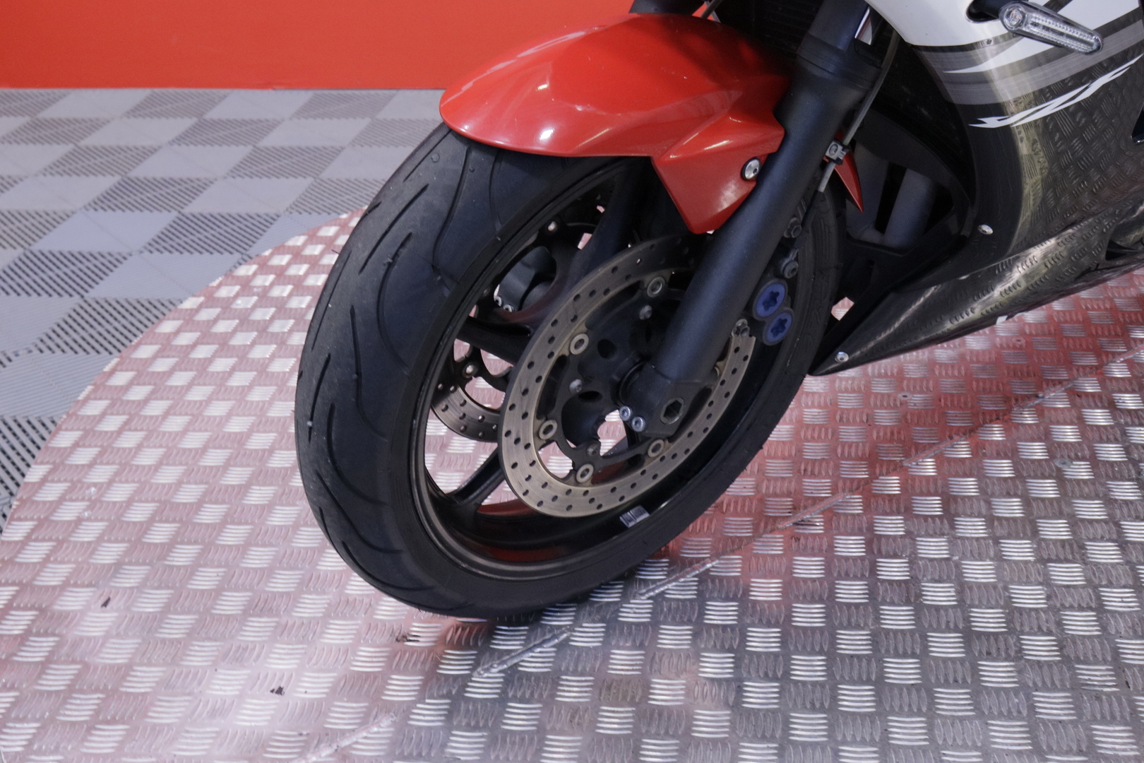 Yamaha - YZF-R6 - // MIVV Slipari / Öhlins ohjausiskari // - Moottoripyörä