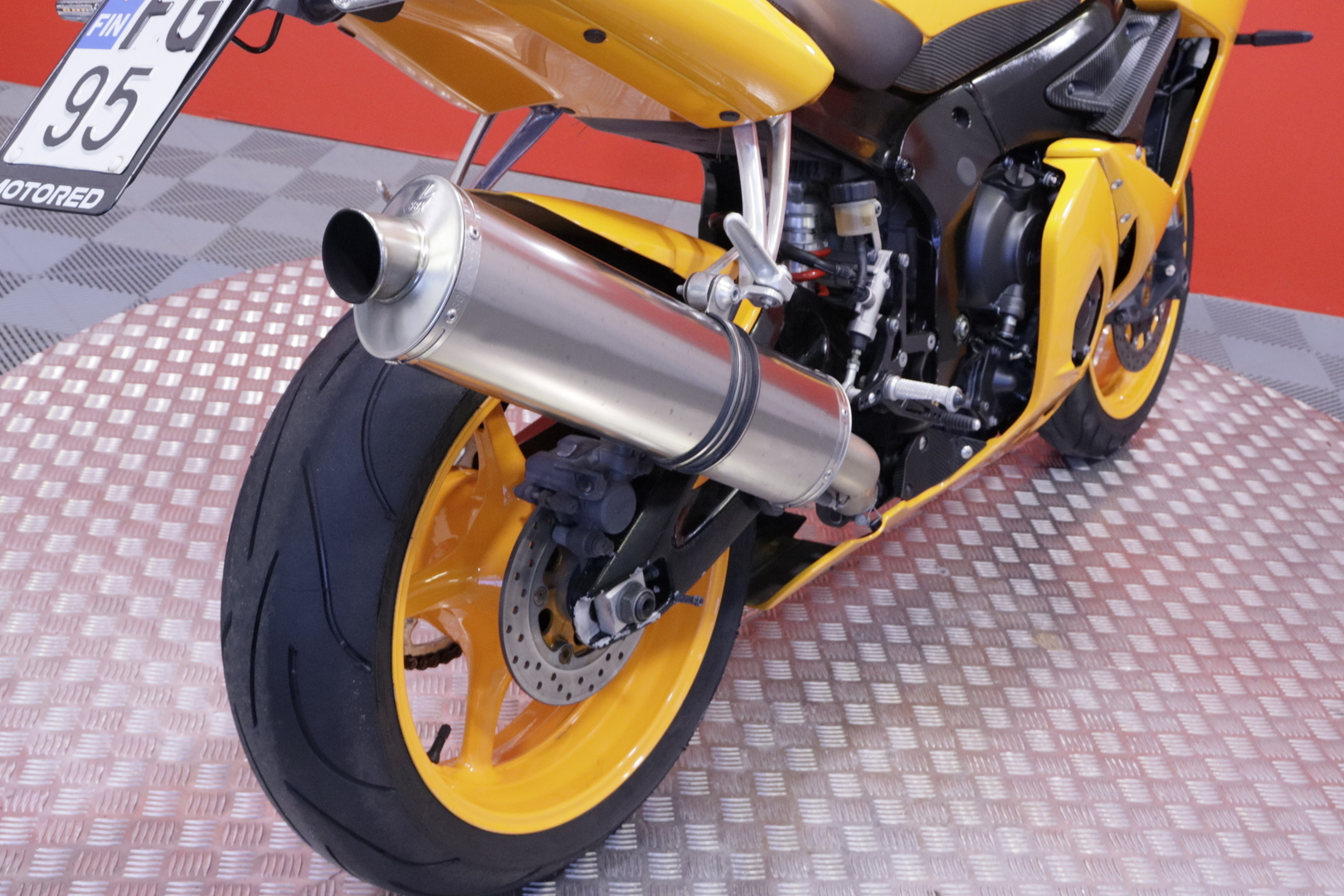 Yamaha - YZF-R6 - // Suomi-pyörä / Shifter / Leovince SBK // - Moottoripyörä