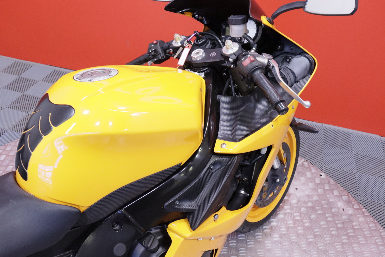 Yamaha - YZF-R6 - // Suomi-pyörä / Shifter / Leovince SBK // - Moottoripyörä