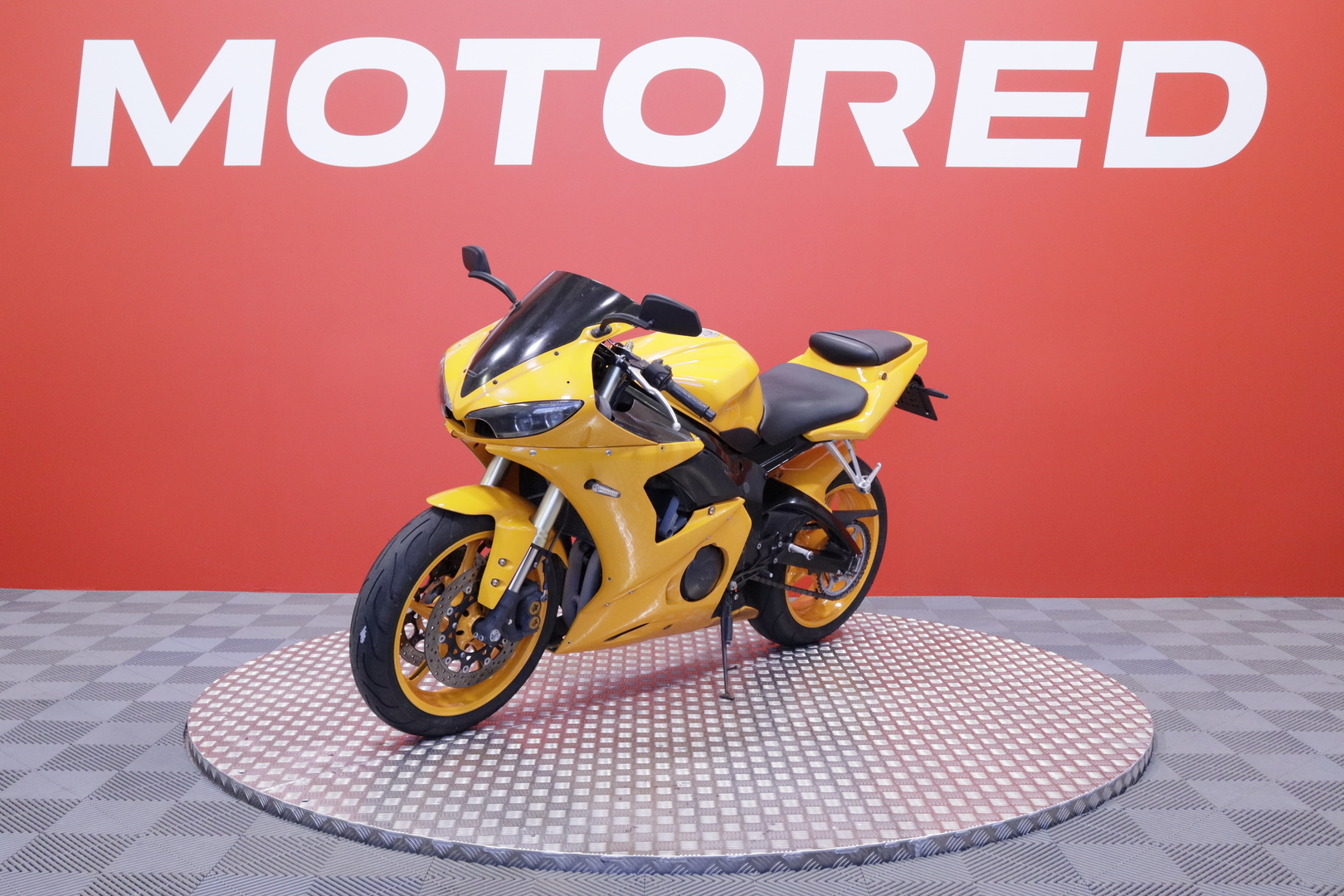 Yamaha - YZF-R6 - // Suomi-pyörä / Shifter / Leovince SBK // - Moottoripyörä