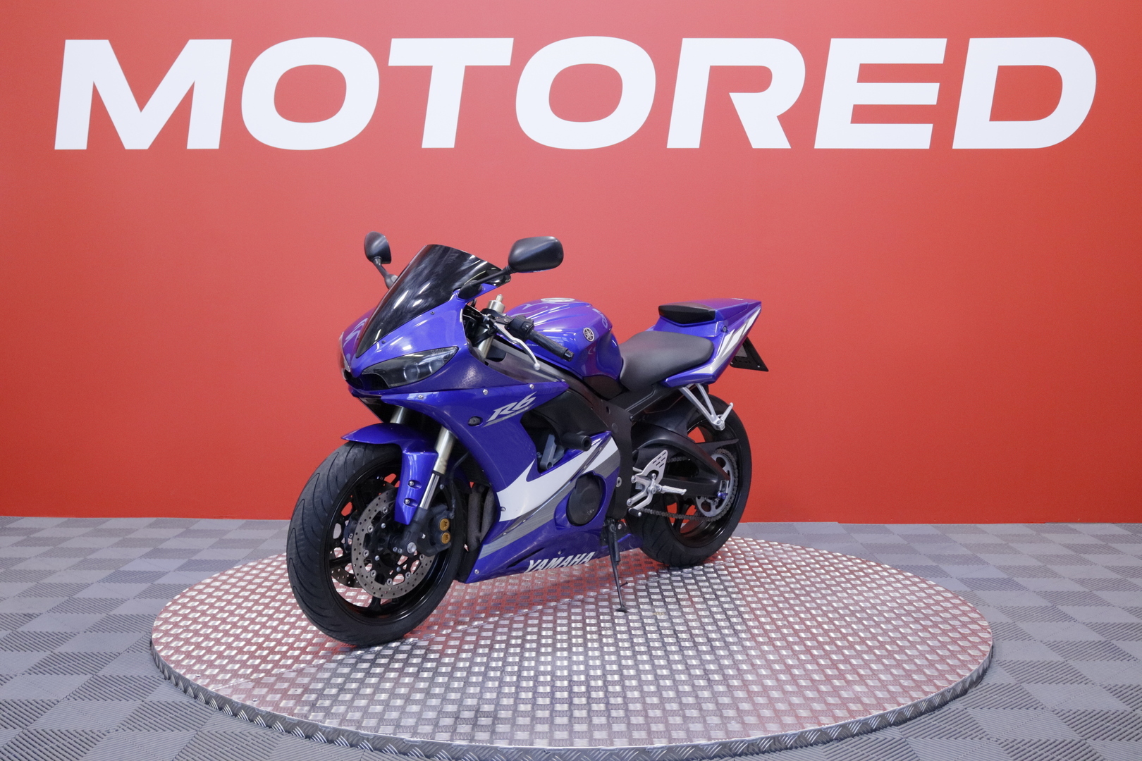 Yamaha - YZF-R6 - // Suomi-pyörä / Huoltokirja / Kaatumatapit // - Moottoripyörä