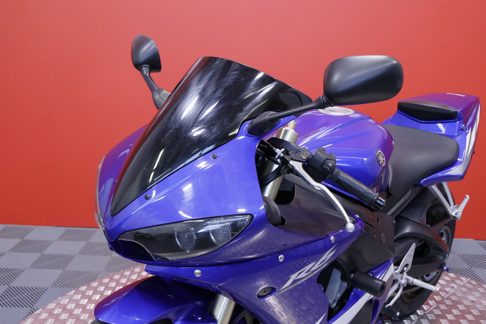 Yamaha - YZF-R6 - // Suomi-pyörä / Huoltokirja / Kaatumatapit // - Moottoripyörä