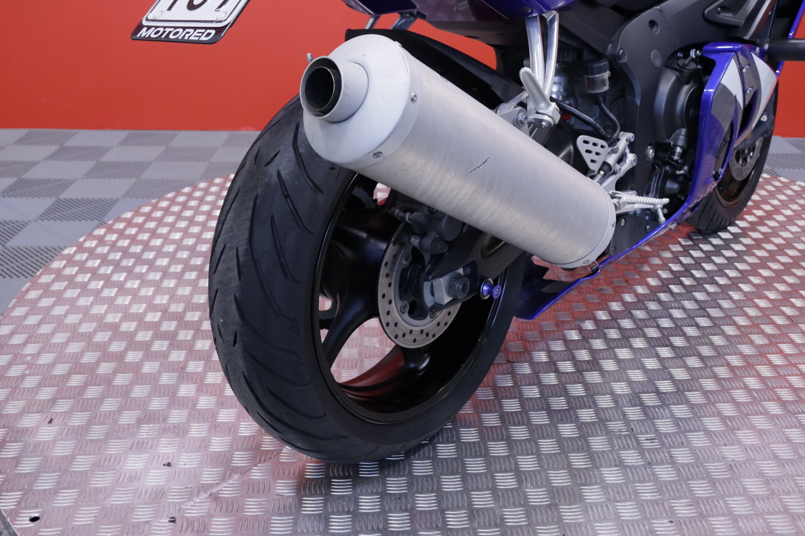 Yamaha - YZF-R6 - // Suomi-pyörä / Huoltokirja / Kaatumatapit // - Moottoripyörä