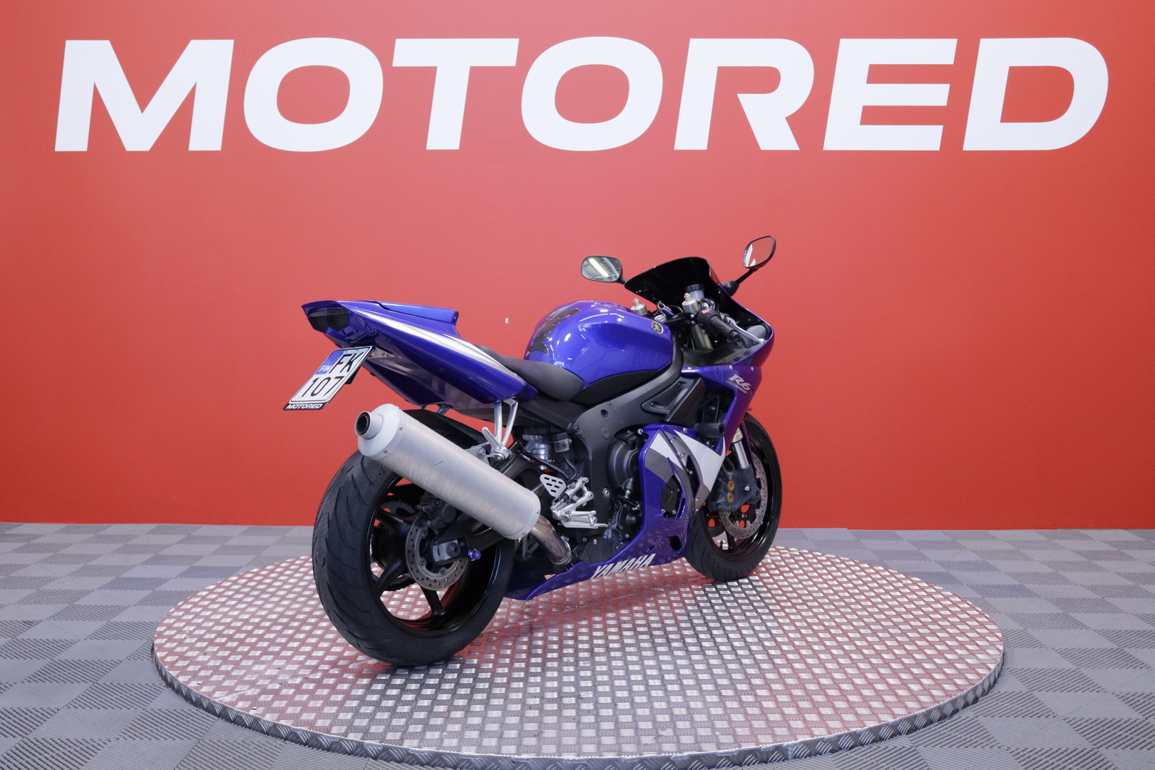 Yamaha - YZF-R6 - // Suomi-pyörä / Huoltokirja / Kaatumatapit // - Moottoripyörä