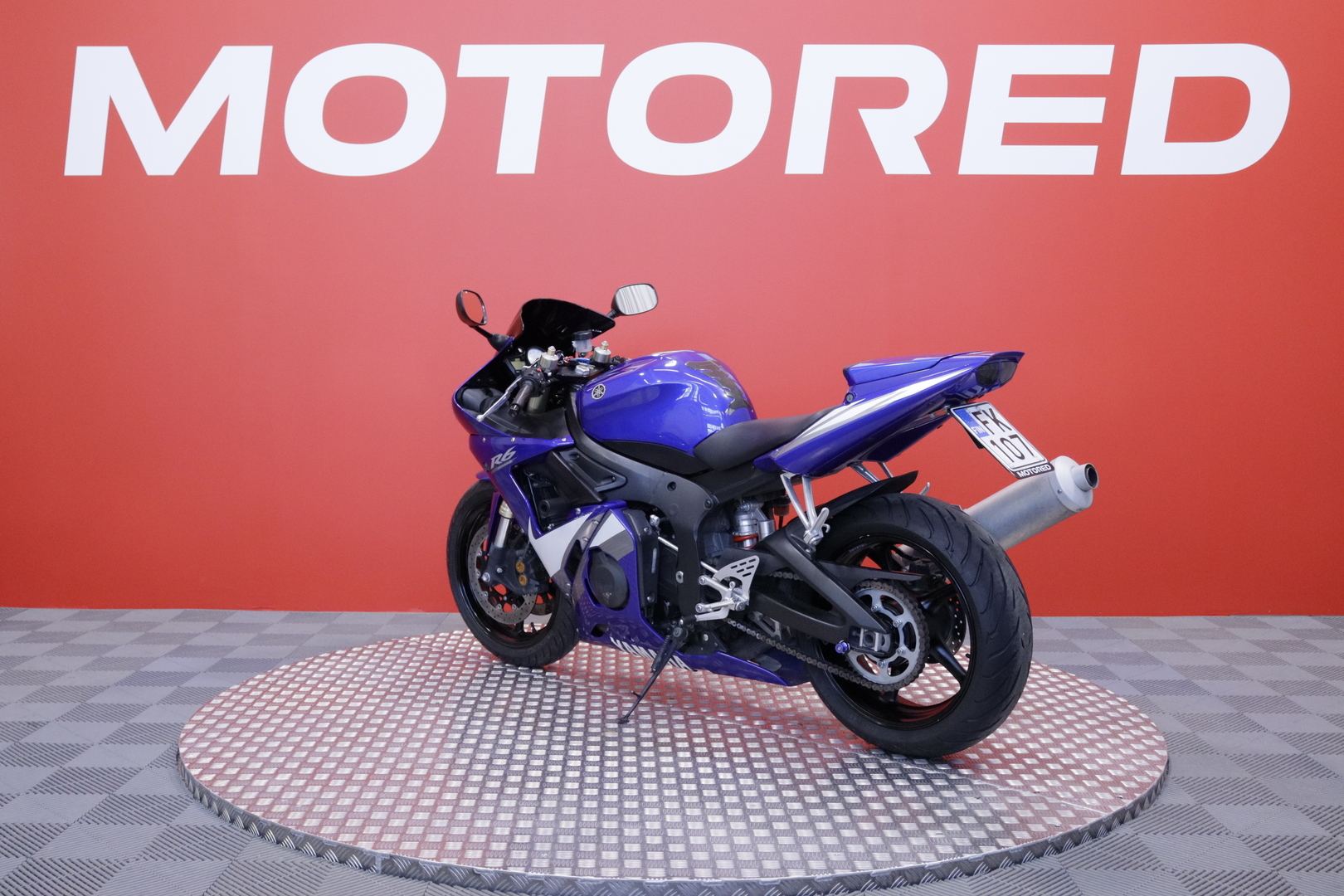 Yamaha - YZF-R6 - // Suomi-pyörä / Huoltokirja / Kaatumatapit // - Moottoripyörä