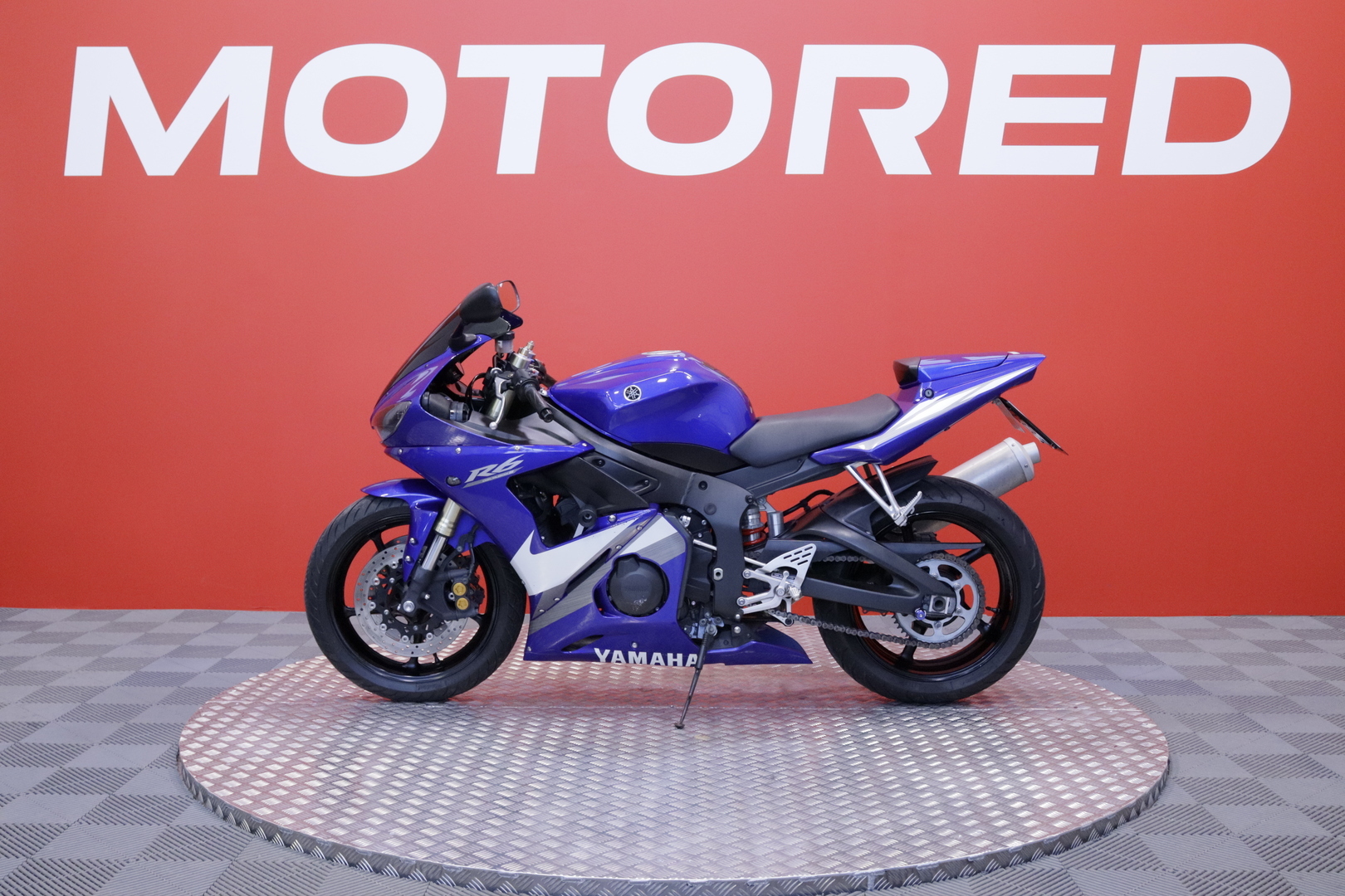 Yamaha - YZF-R6 - // Suomi-pyörä / Huoltokirja / Kaatumatapit // - Moottoripyörä