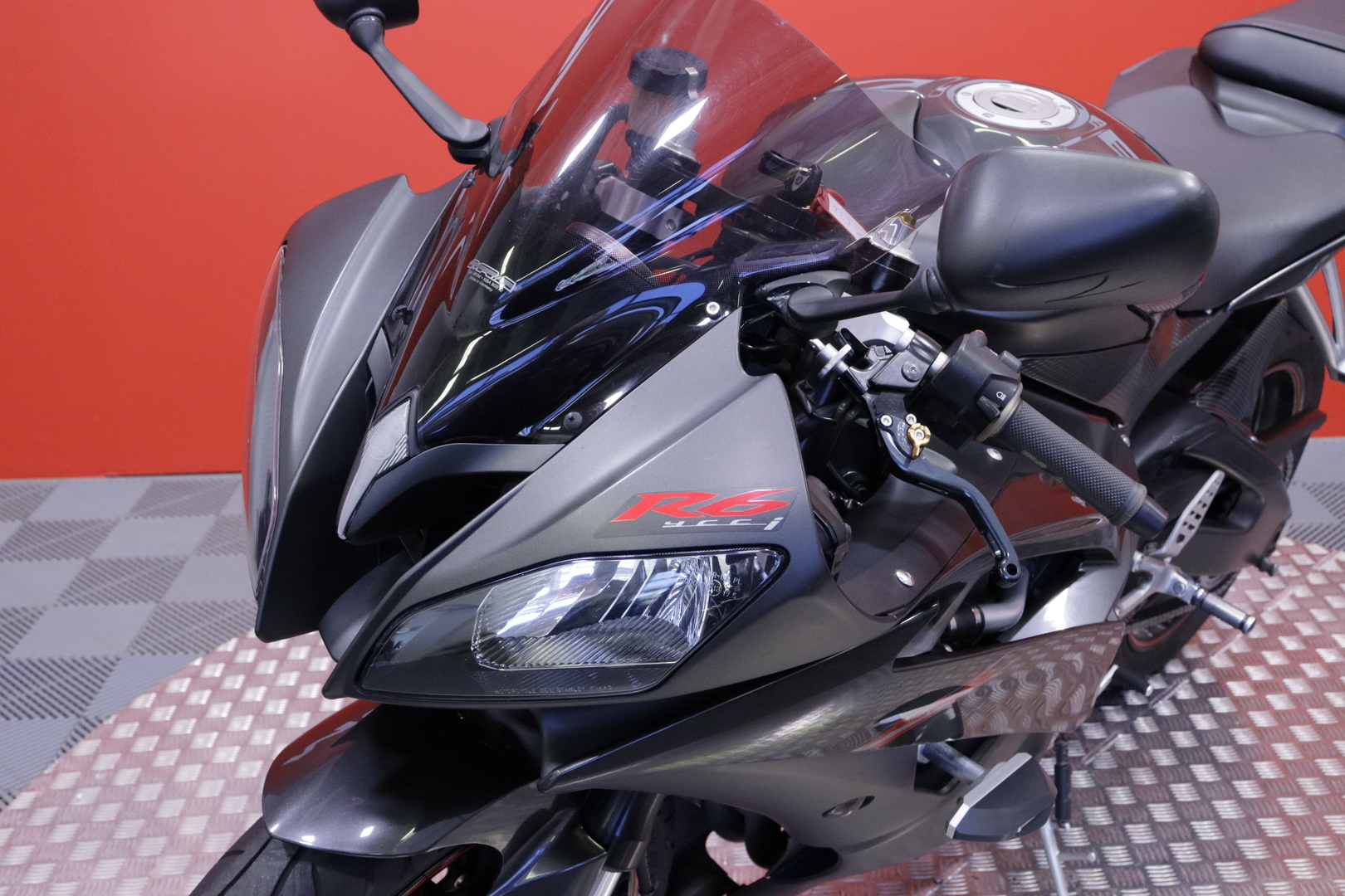 Yamaha - YZF-R6 - // Suomipyörä / Huoltokirja / SC slipari // - Moottoripyörä