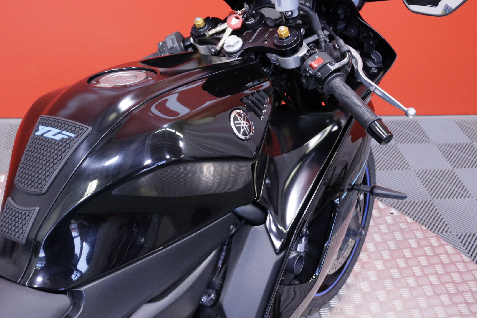 Yamaha - YZF-R7 - // Suomi-pyörä / Huoltokirja / Yoshimura / TFT // - Moottoripyörä