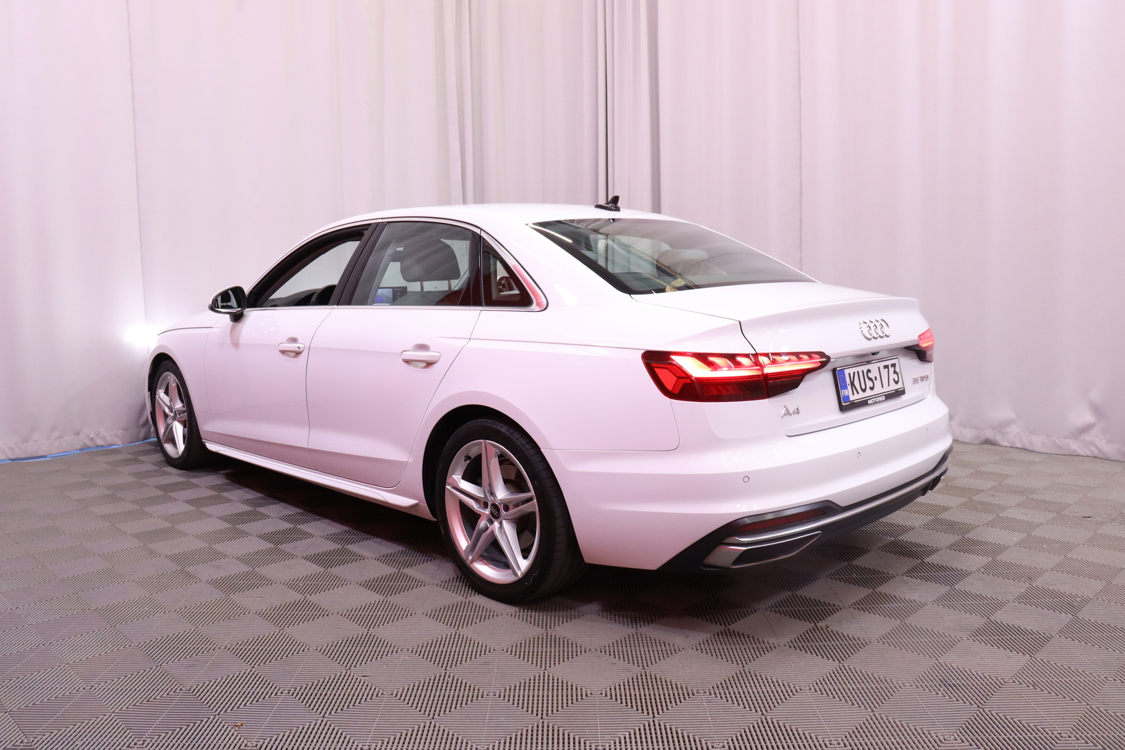 Audi - A4 - Sedan Progress 35 TFSI 110kW MHEV S tronic - Sedan