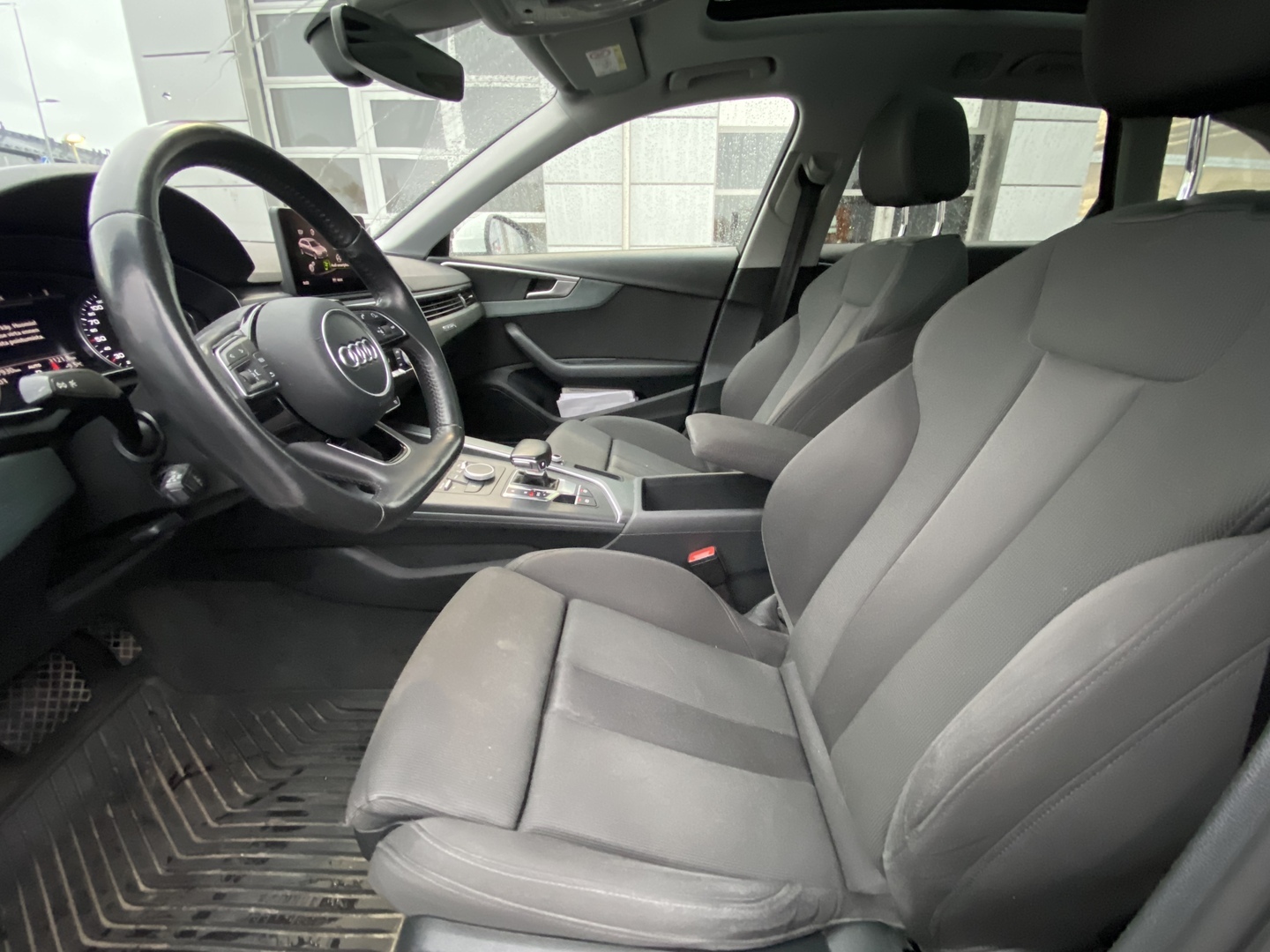 Audi - A4 - Avant Business Sport Comfort S line Edition 2,0 TDI 140 kW quattro S tronic - Farmari