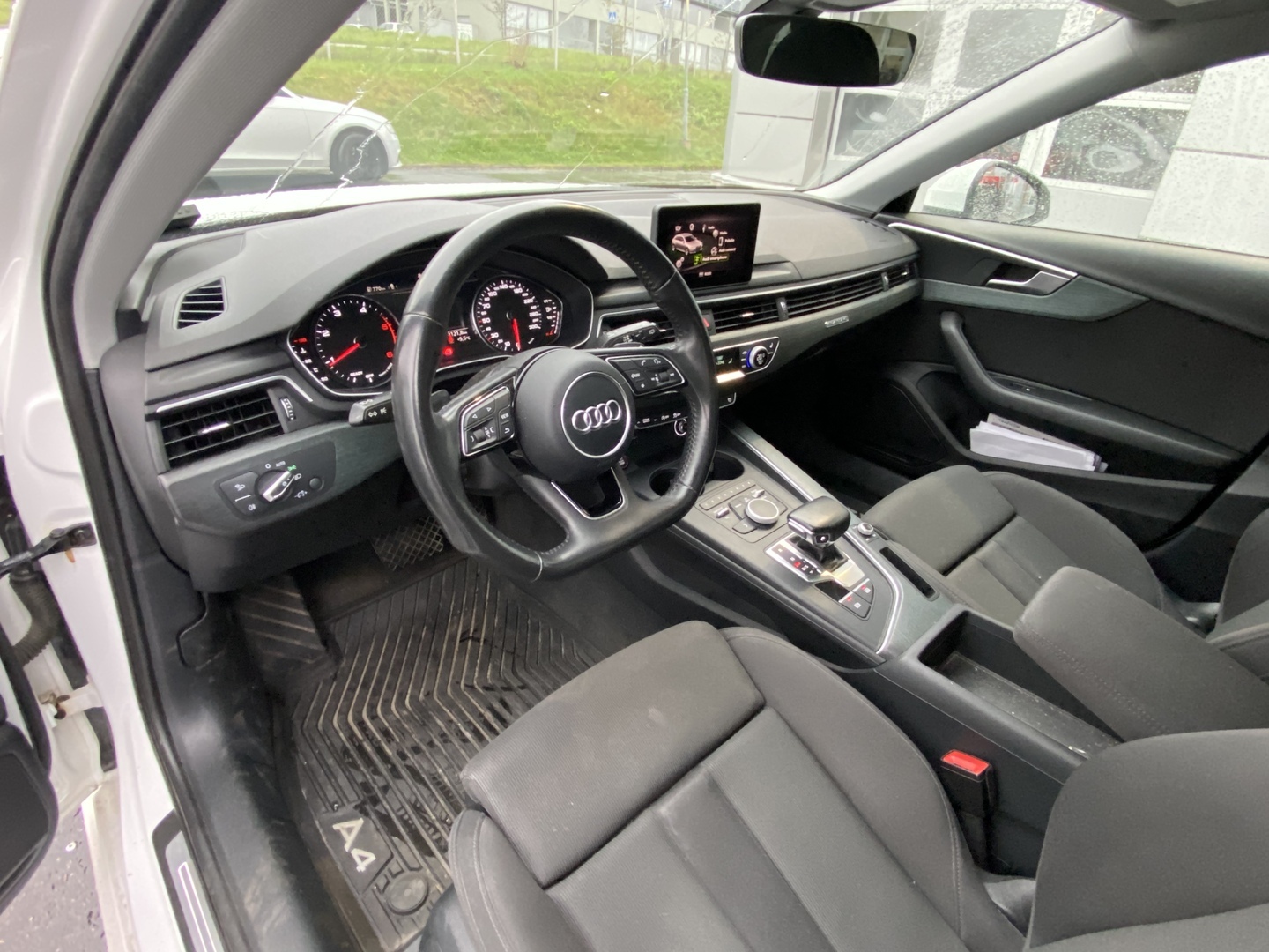 Audi - A4 - Avant Business Sport Comfort S line Edition 2,0 TDI 140 kW quattro S tronic - Farmari