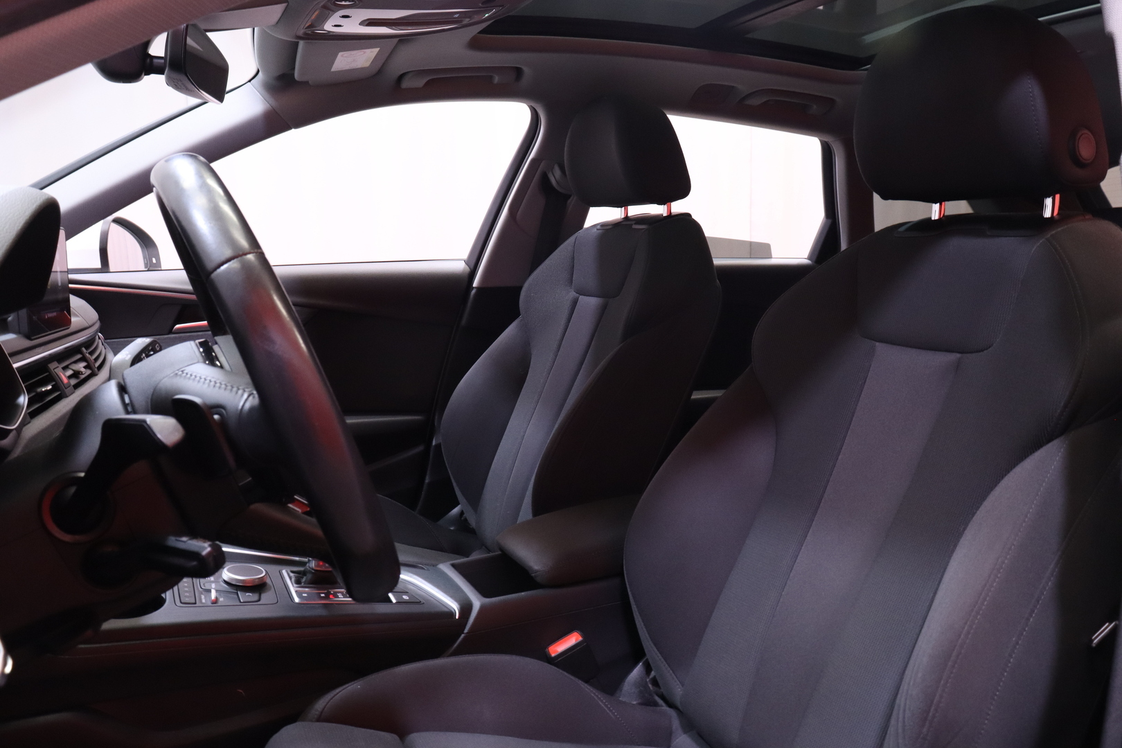 Audi - A4 - Avant Business Sport Comfort S line Edition 2,0 TDI 140 kW quattro S tronic - Farmari