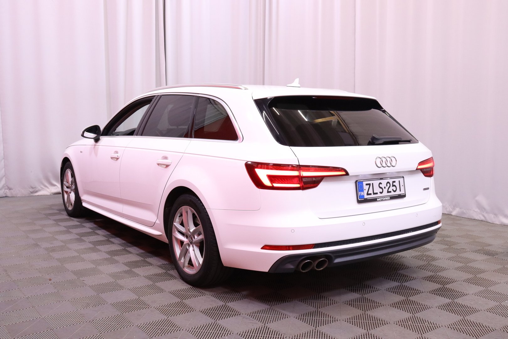 Audi - A4 - Avant Business Sport Comfort S line Edition 2,0 TDI 140 kW quattro S tronic - Farmari