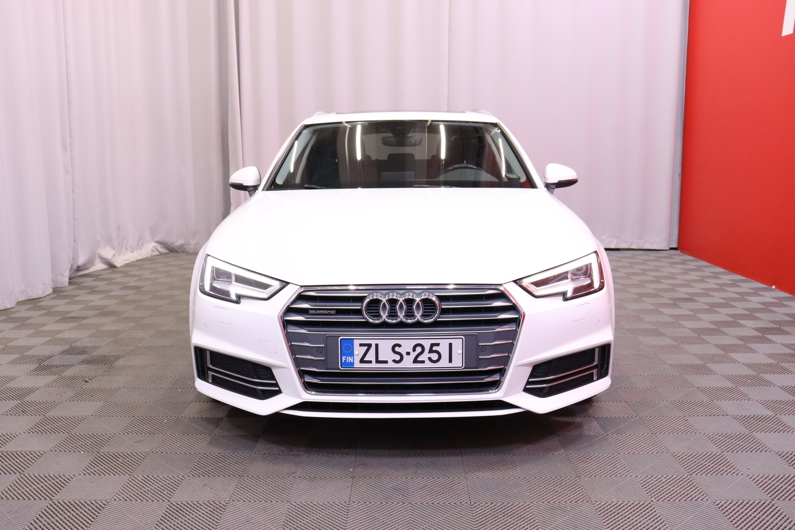 Audi - A4 - Avant Business Sport Comfort S line Edition 2,0 TDI 140 kW quattro S tronic - Farmari