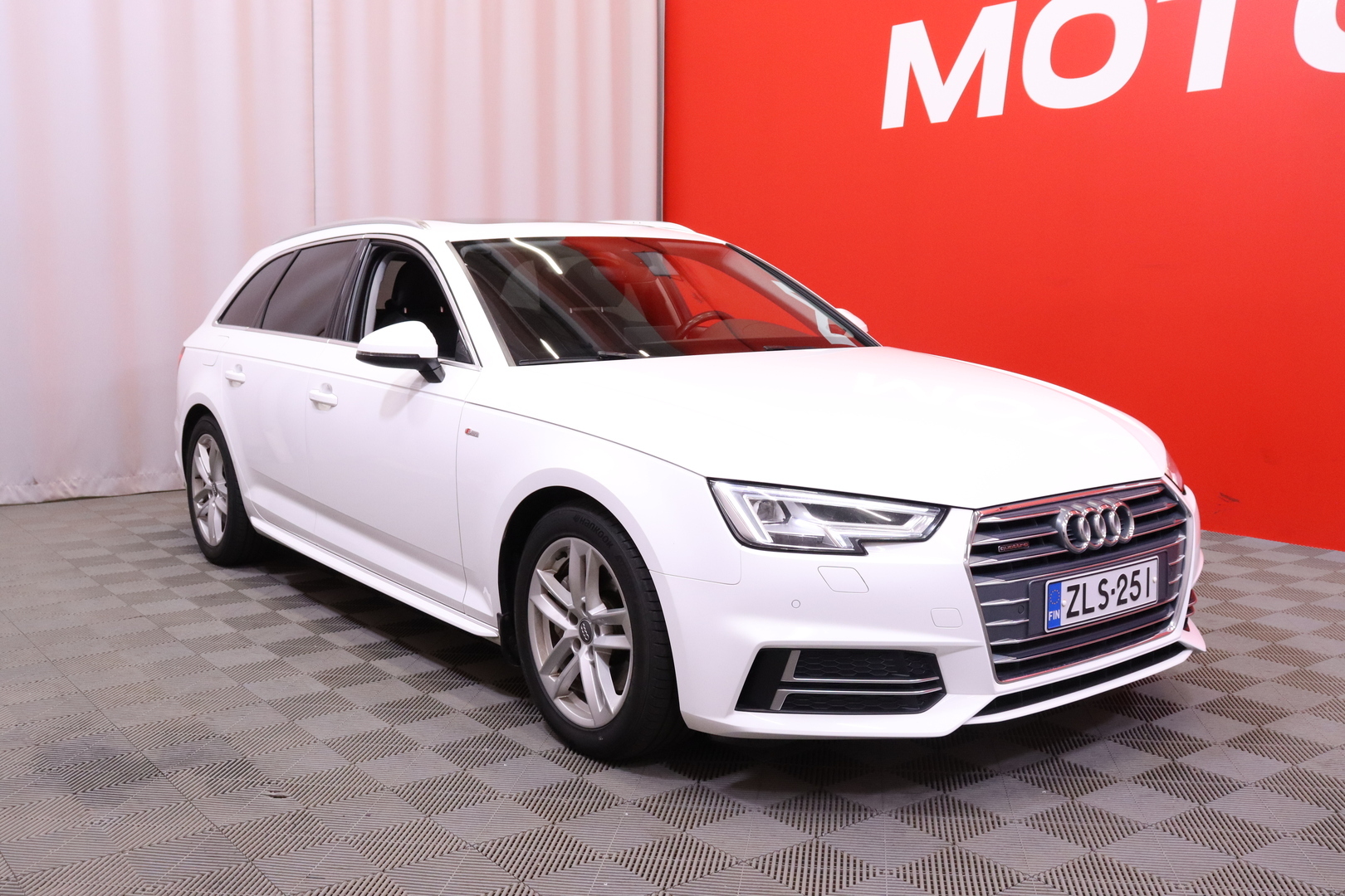 Audi - A4 - Avant Business Sport Comfort S line Edition 2,0 TDI 140 kW quattro S tronic - Farmari