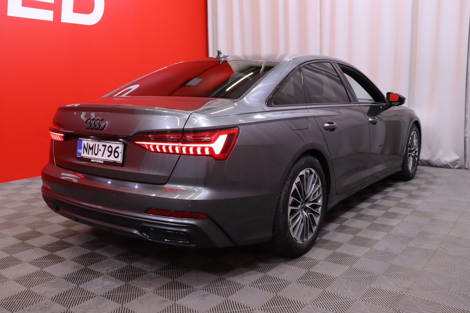 Audi - A6 - Sedan Business Sport 55 TFSI e quattro S tronic S-line - Sedan