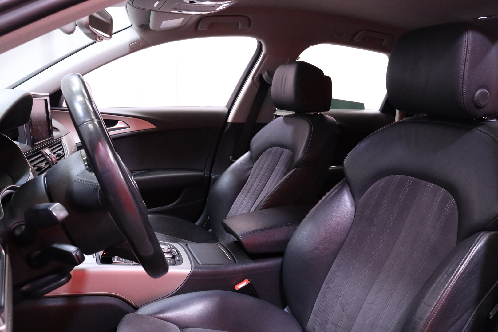 Audi - A6 allroad quattro - Land of quattro 3,0 V6 TDI 140 kW quattro S tronic - Farmari