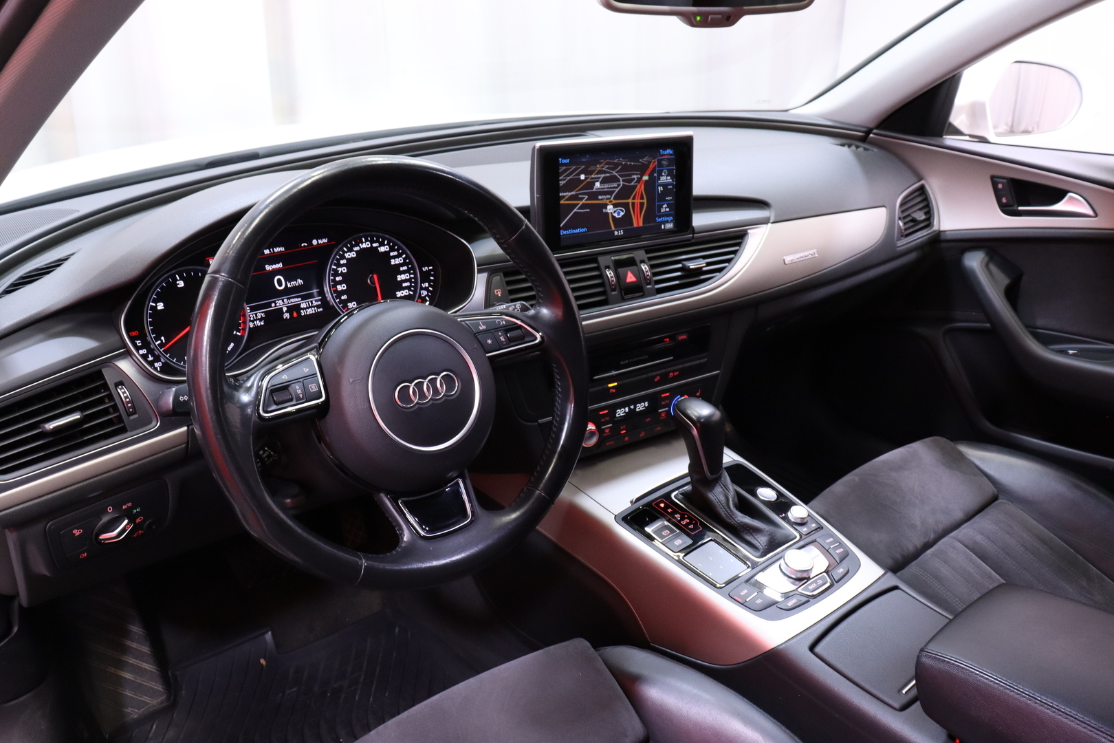 Audi - A6 allroad quattro - Land of quattro 3,0 V6 TDI 140 kW quattro S tronic - Farmari