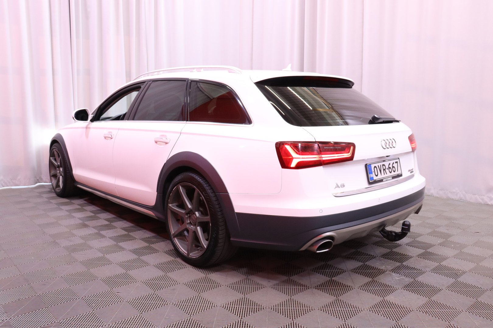 Audi - A6 allroad quattro - Land of quattro 3,0 V6 TDI 140 kW quattro S tronic - Farmari