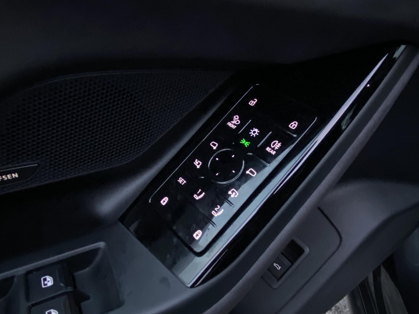 Audi - A6 e-tron - Avant quattro S Line - Maastoauto