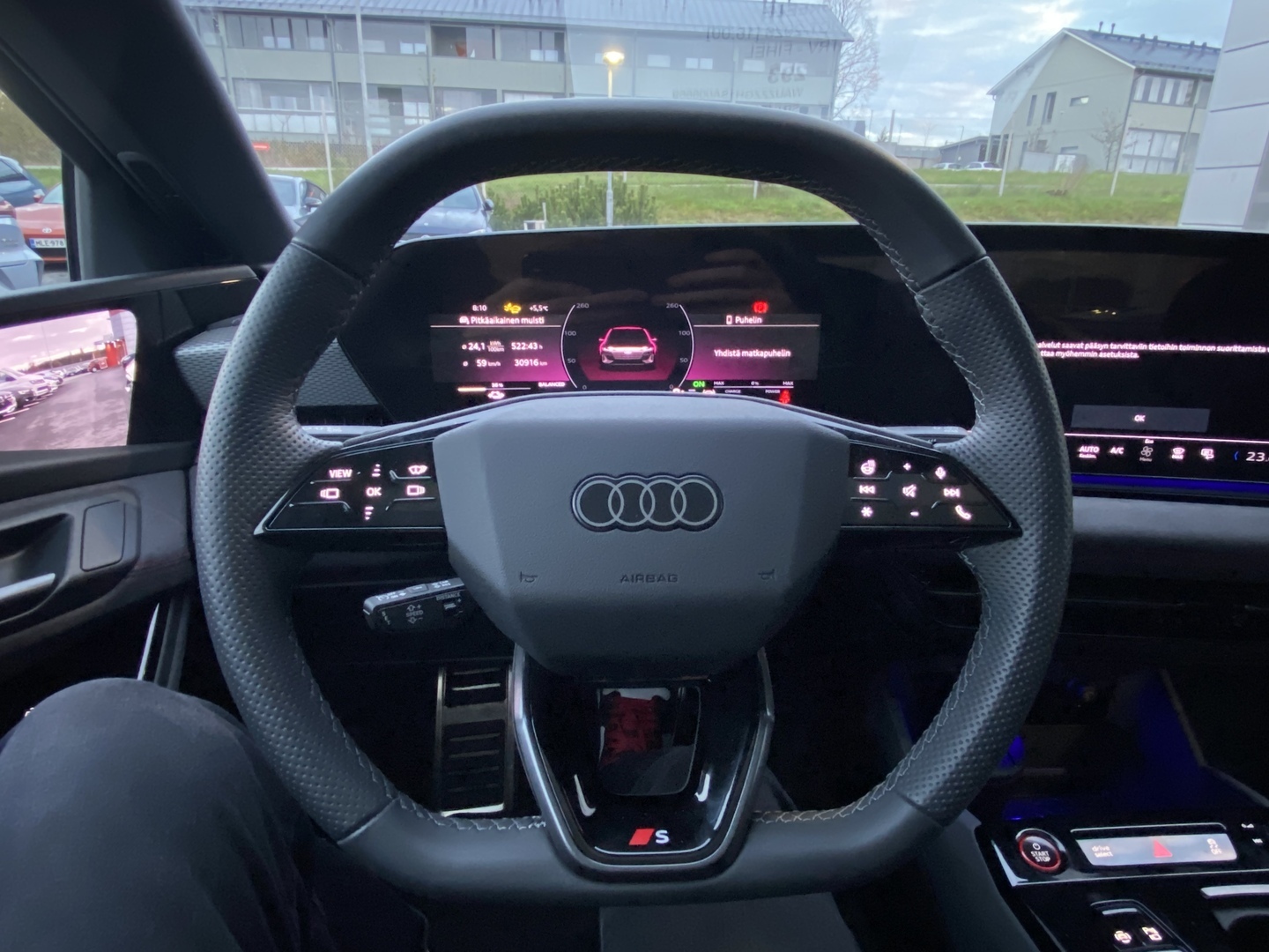 Audi - A6 e-tron - Avant quattro S Line - Maastoauto