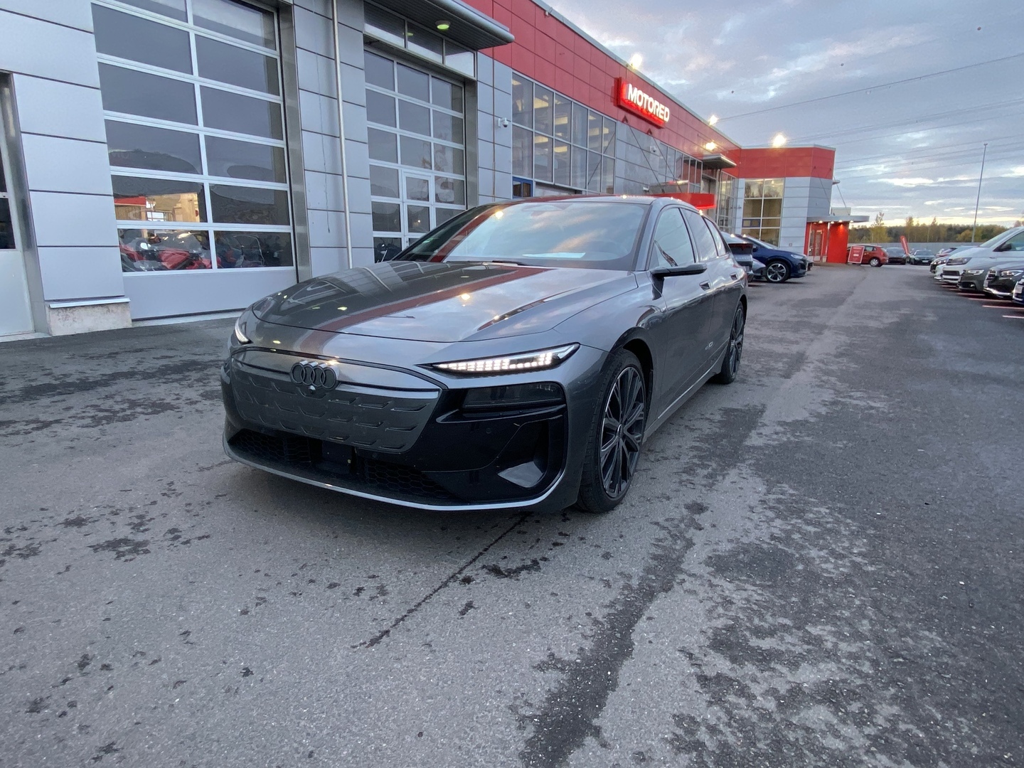Audi - A6 e-tron - Avant quattro S Line - Maastoauto