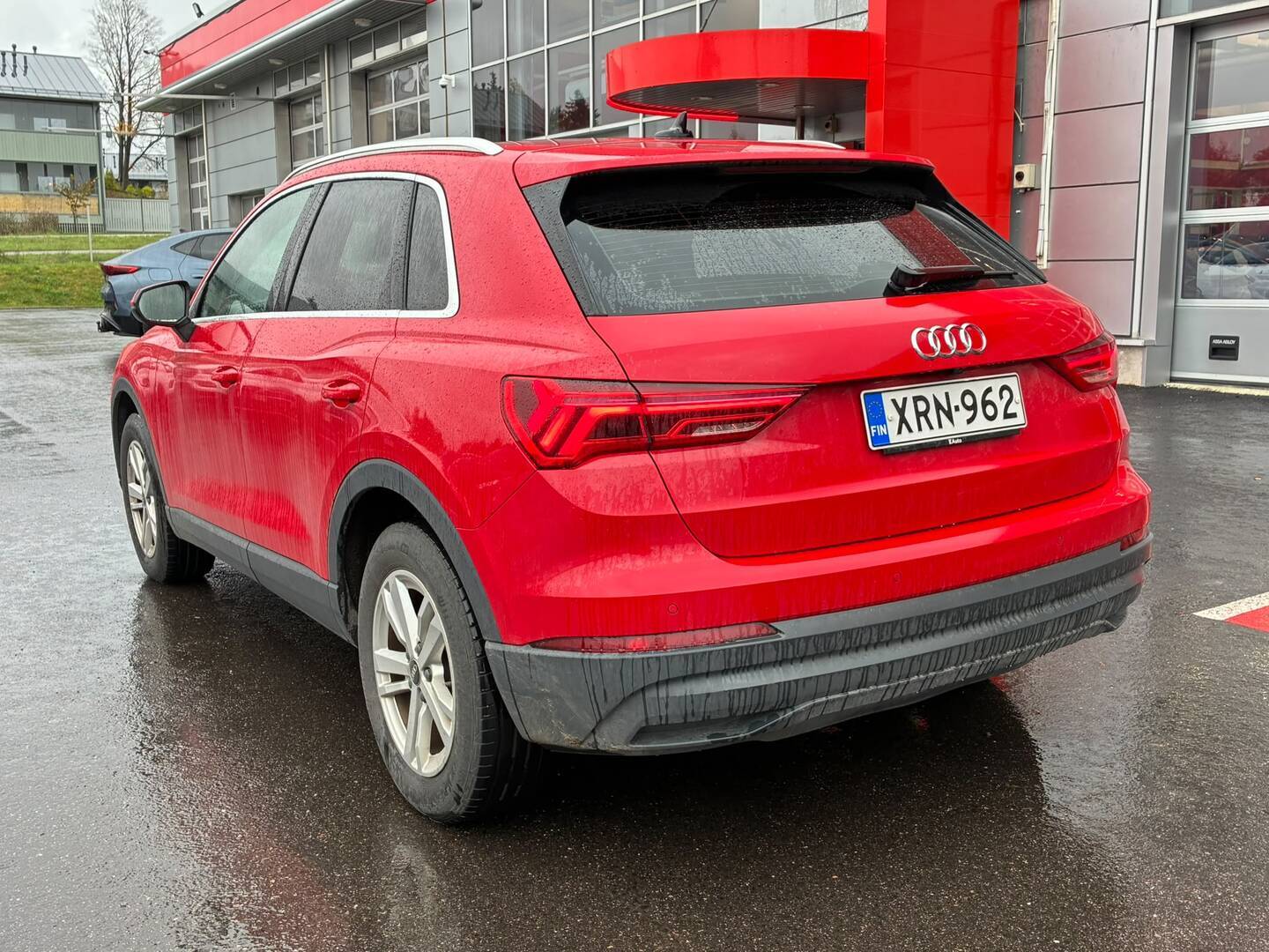 Audi - Q3 - Business 45 TFSI e 180 kW S tronic - Maastoauto