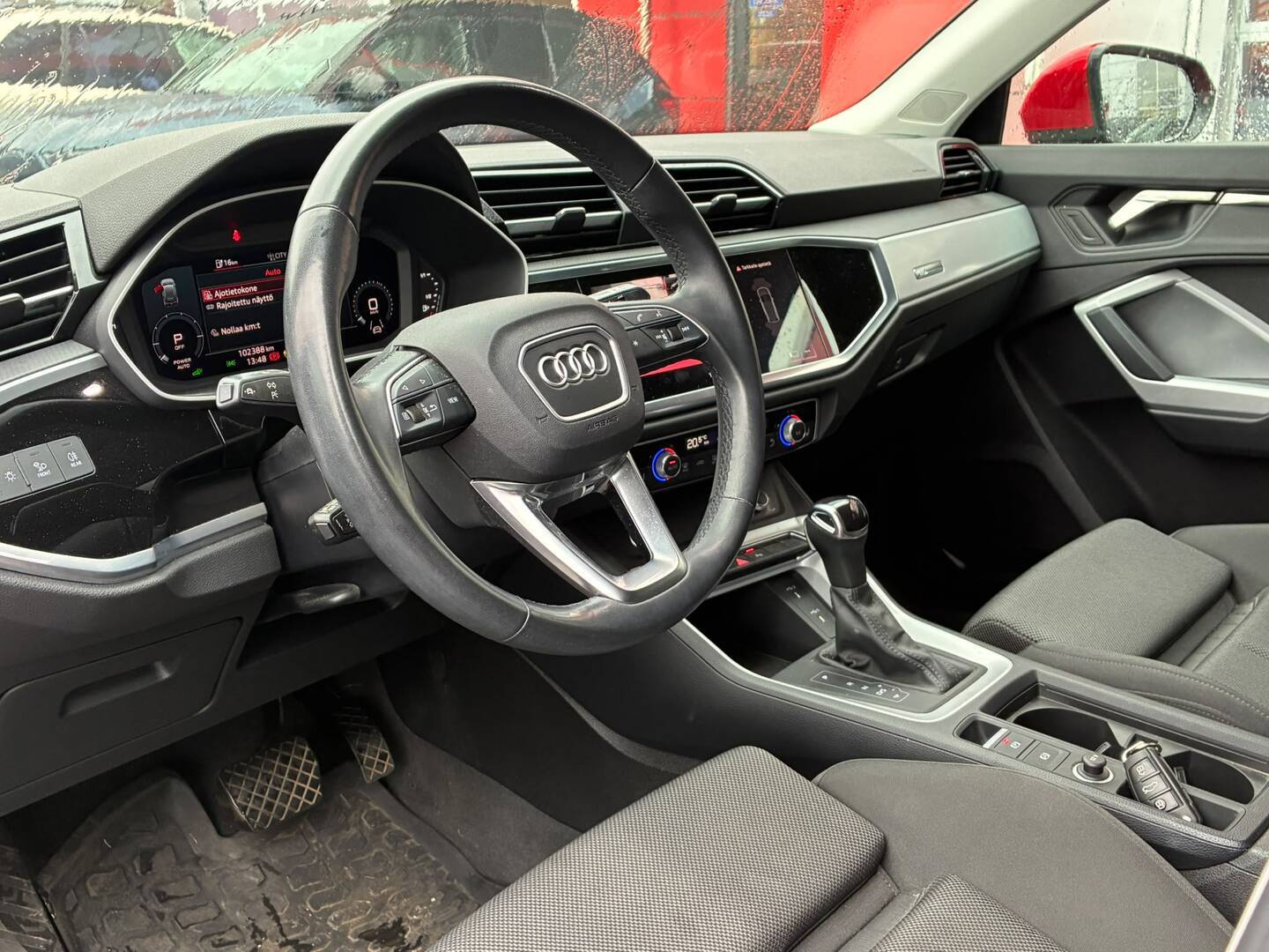 Audi - Q3 - Business 45 TFSI e 180 kW S tronic - Maastoauto