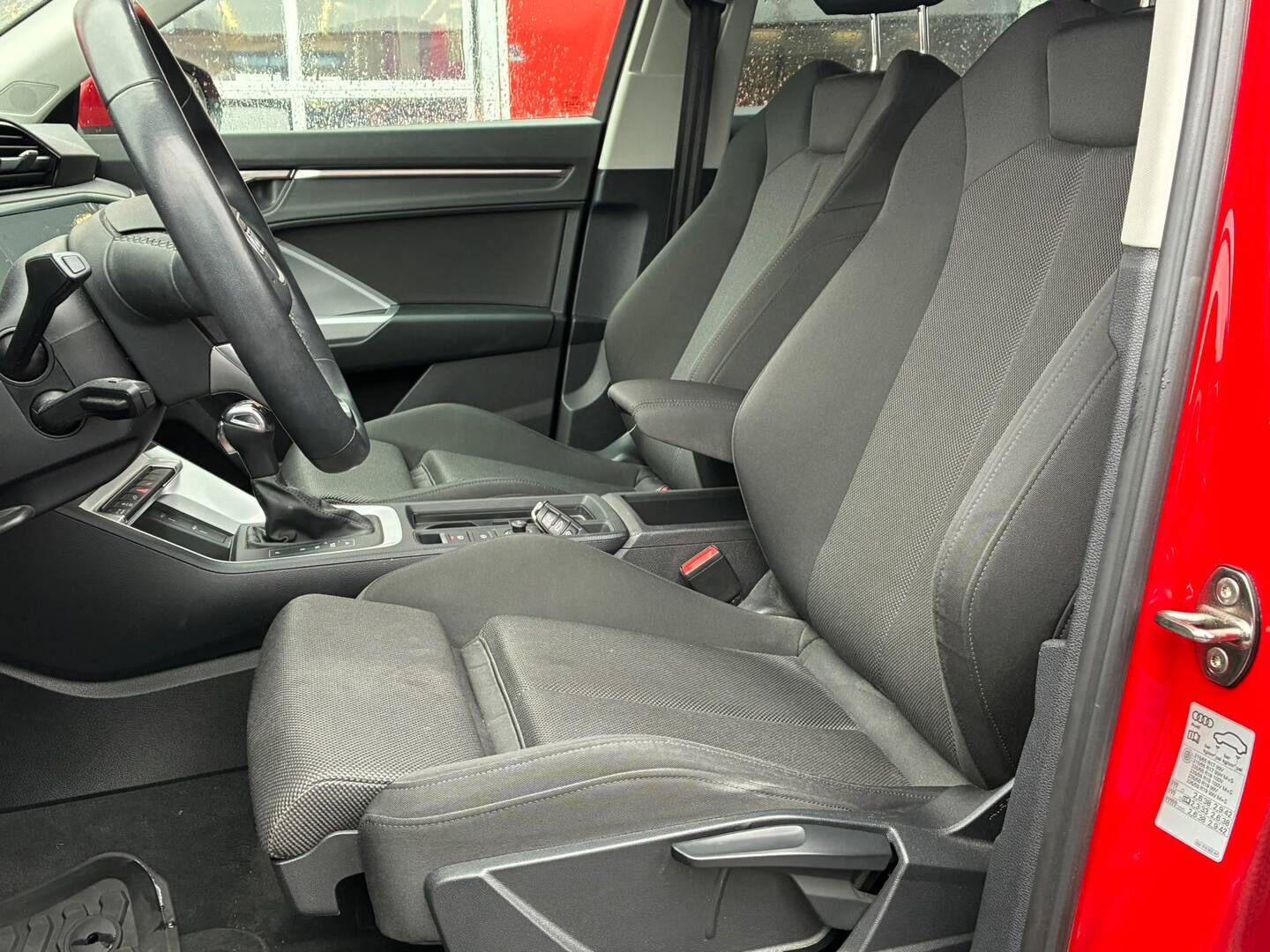 Audi - Q3 - Business 45 TFSI e 180 kW S tronic - Maastoauto