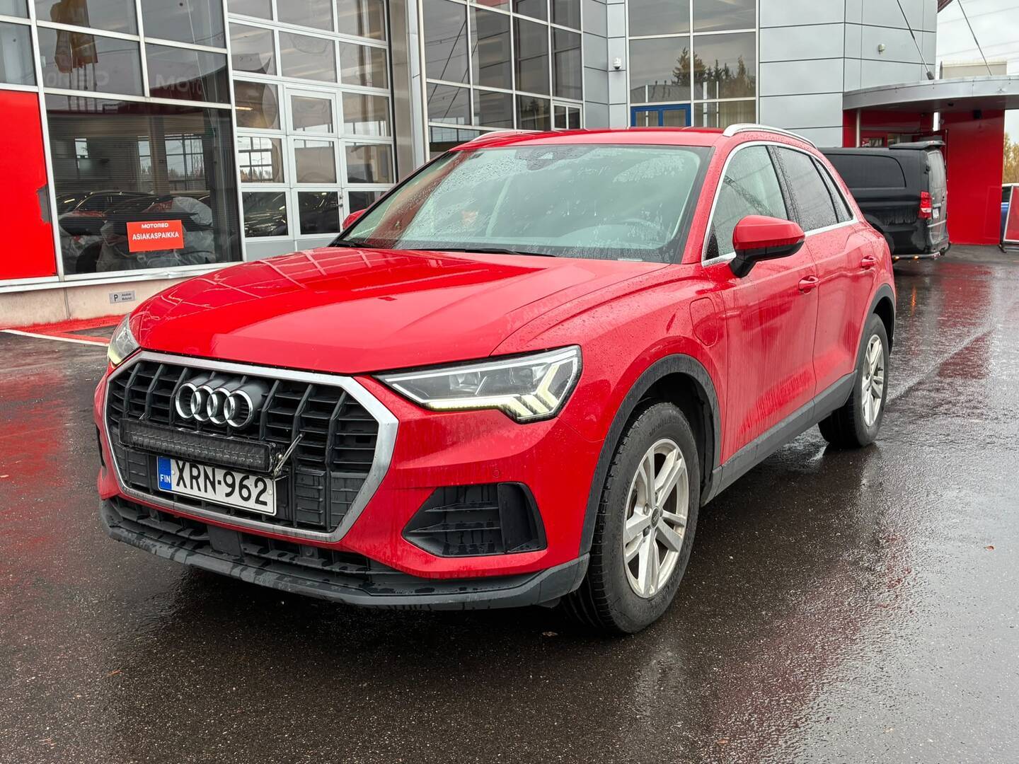Audi - Q3 - Business 45 TFSI e 180 kW S tronic - Maastoauto