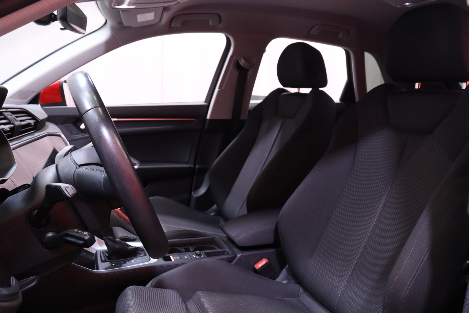Audi - Q3 - Business 45 TFSI e 180 kW S tronic - Maastoauto
