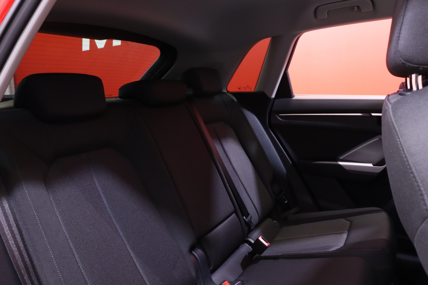 Audi - Q3 - Business 45 TFSI e 180 kW S tronic - Maastoauto