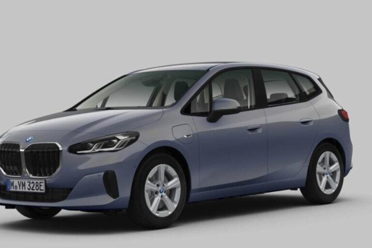 BMW - 225 - U06 Active Tourer 225e xDrive Charged Edition - Tila-auto