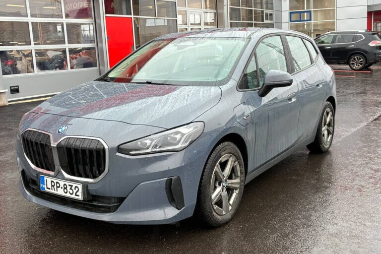 BMW - 225 - U06 Active Tourer 225e xDrive Charged Edition - Tila-auto