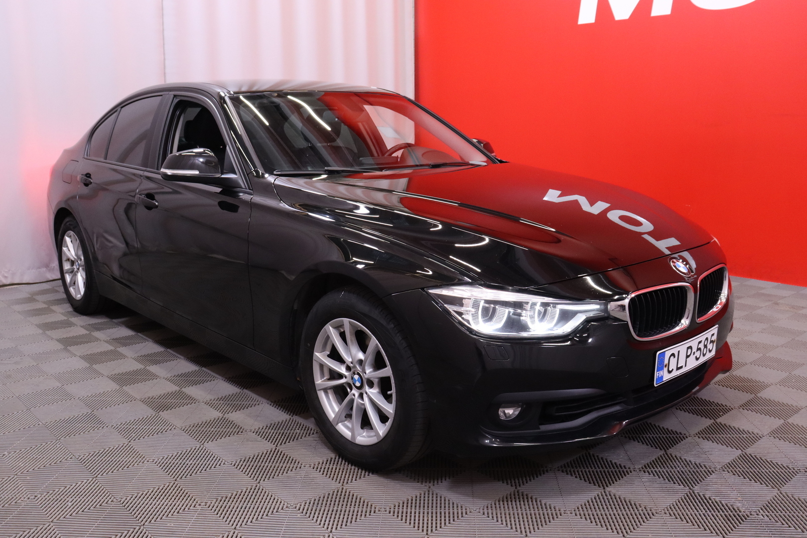 BMW - 318 - F30 Sedan 318i A Business Exclusive - Sedan