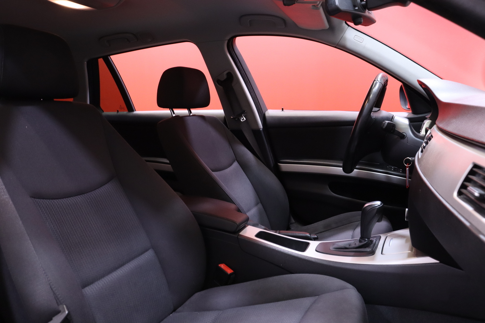 BMW - 318 - E91 Touring 318d A Business - Farmari