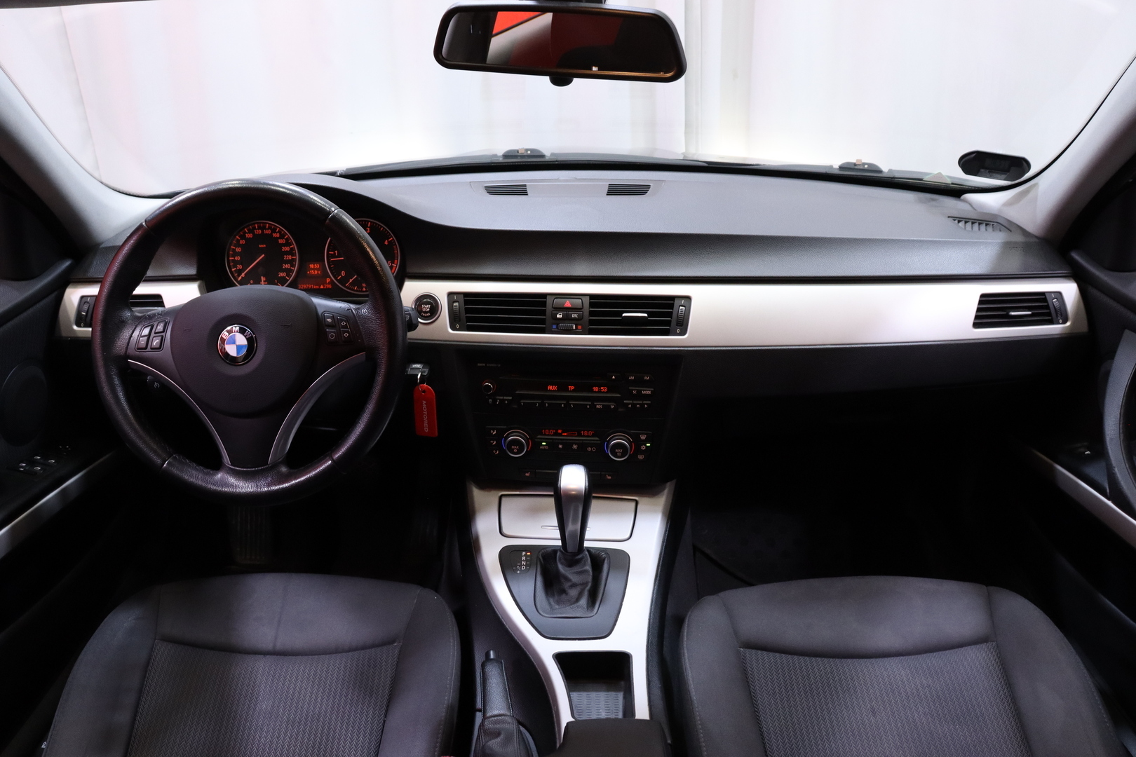 BMW - 318 - E91 Touring 318d A Business - Farmari