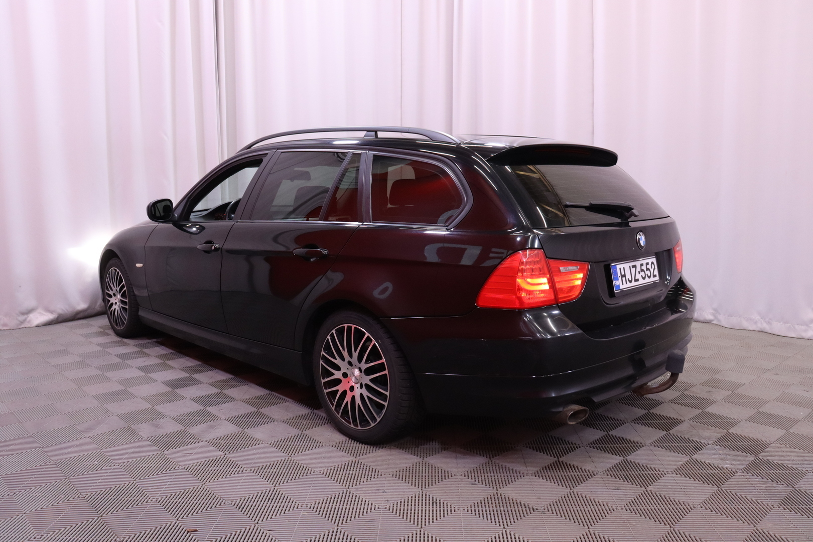 BMW - 318 - E91 Touring 318d A Business - Farmari