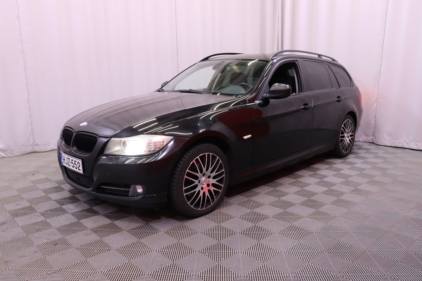 BMW - 318 - E91 Touring 318d A Business - Farmari