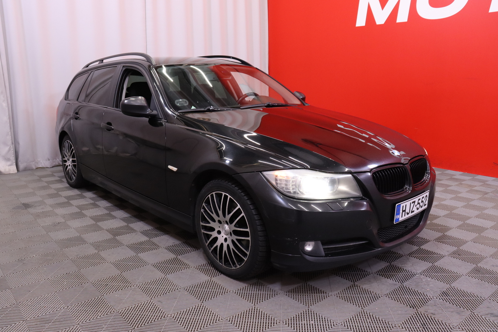 BMW - 318 - E91 Touring 318d A Business - Farmari