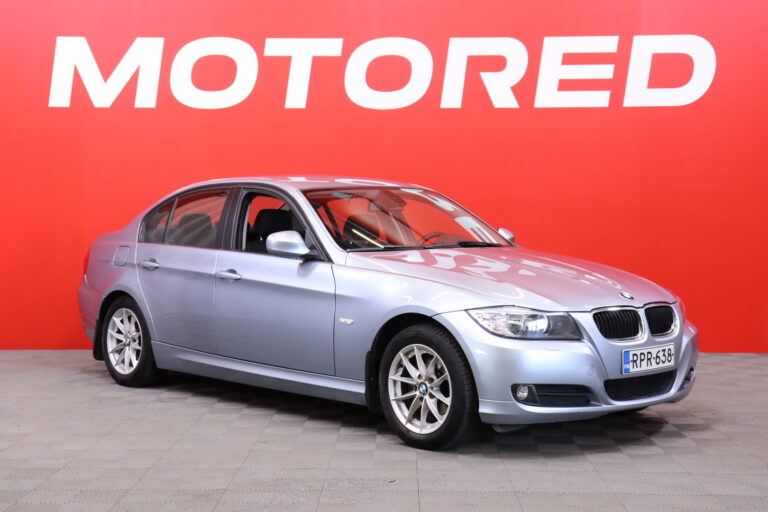 BMW - 318 - E90 Sedan 318d A Business Comfort - Sedan