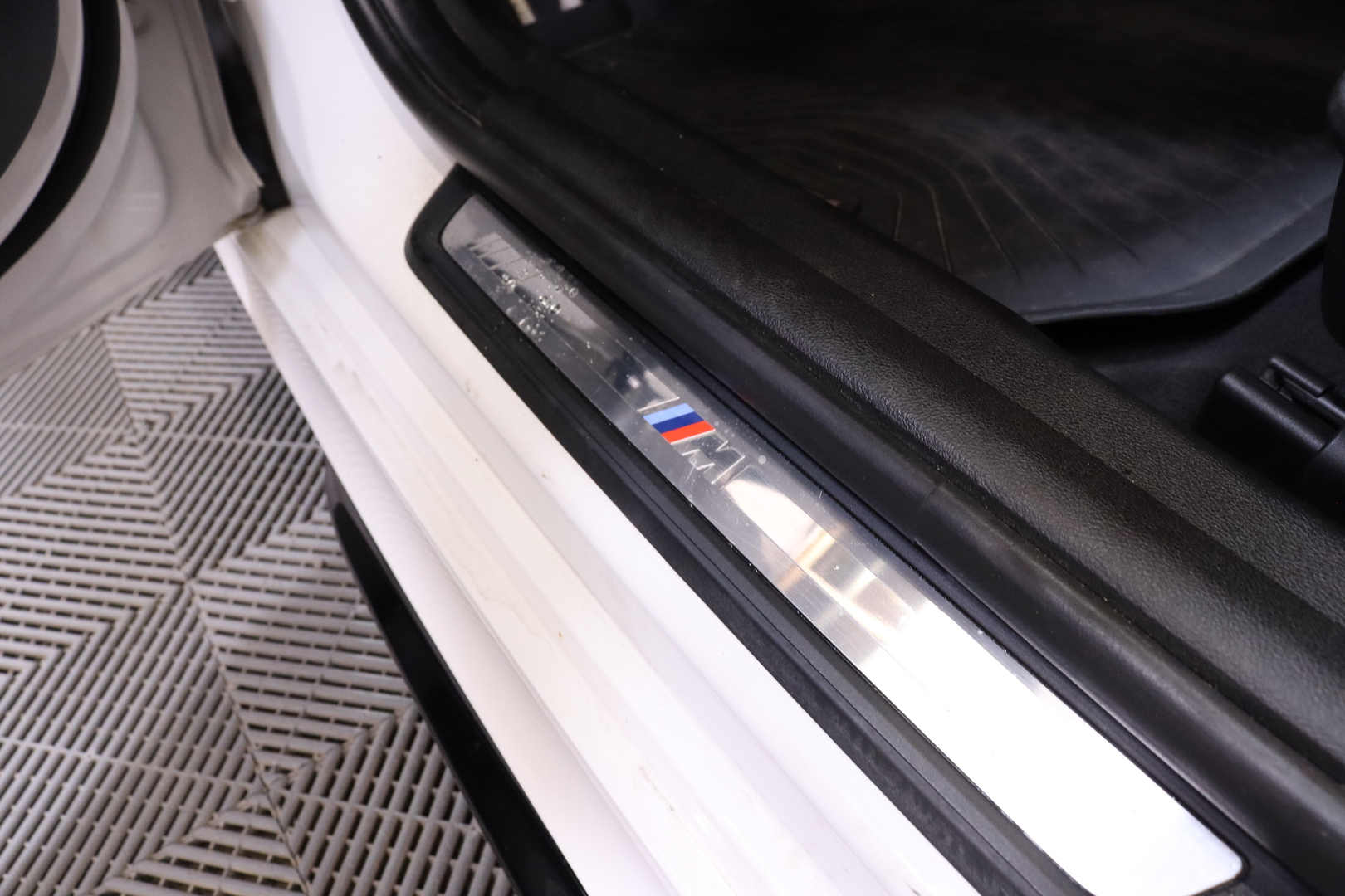 BMW - 320 - G20 Sedan 320d A xDrive Launch Edition M Sport - Sedan