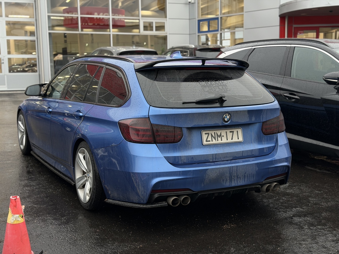 BMW - 320 - 320d xDRIVE Farmari (AC) 4ov 1995cm3 A - Farmari